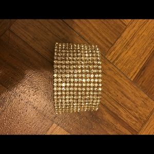 Rhinestone bracelet with gold tone